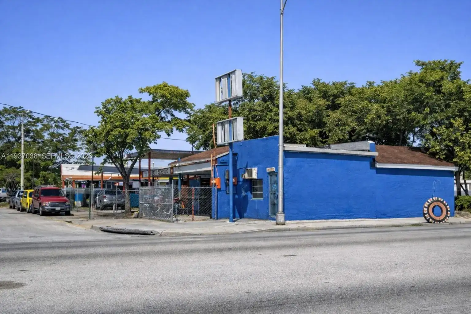 1650 NW 27th Ave, Miami FL 33125 photo 2