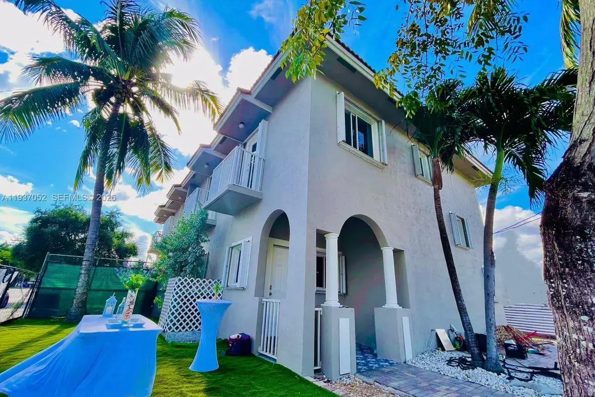 1102 NW 26th St # 1102, Miami FL 33127