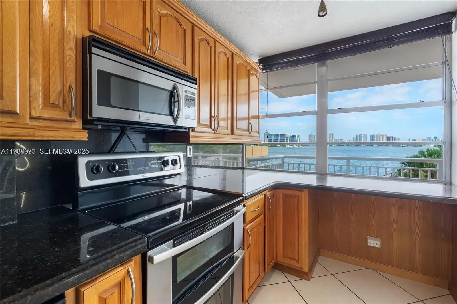 251 174th St # 218, Sunny Isles Beach FL 33160 photo 3