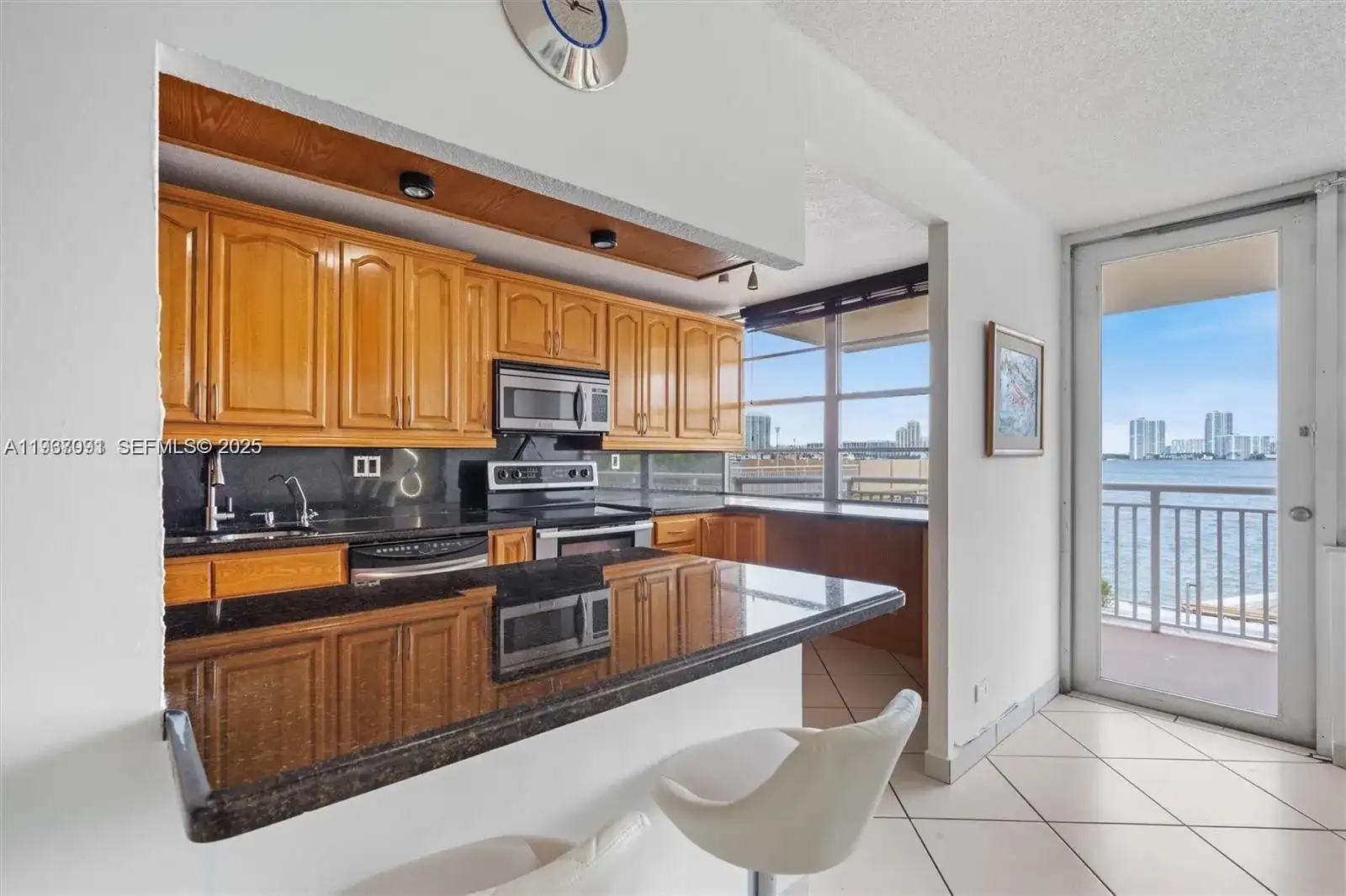 251 174th St # 218, Sunny Isles Beach FL 33160 photo 4