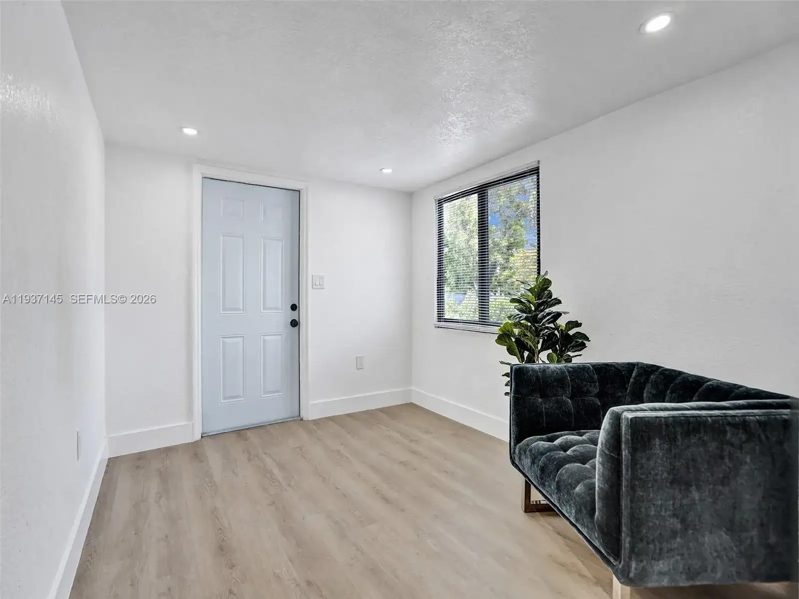 3661 NE 8th Ave, Oakland Park FL 33334 photo 5