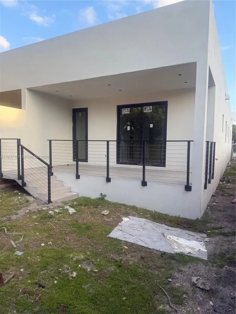1730 NW 16th St, Miami FL 33125
