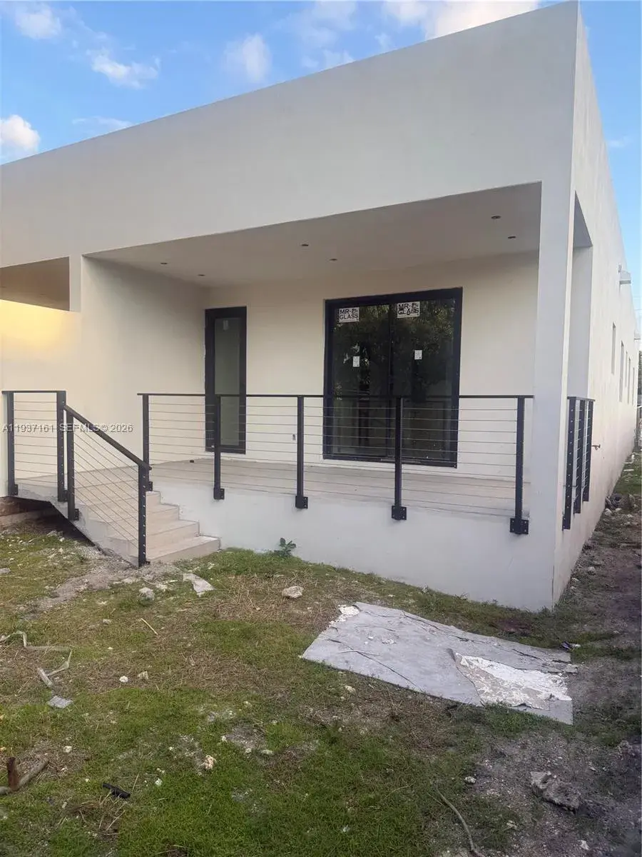 1730 NW 16th St, Miami FL 33125