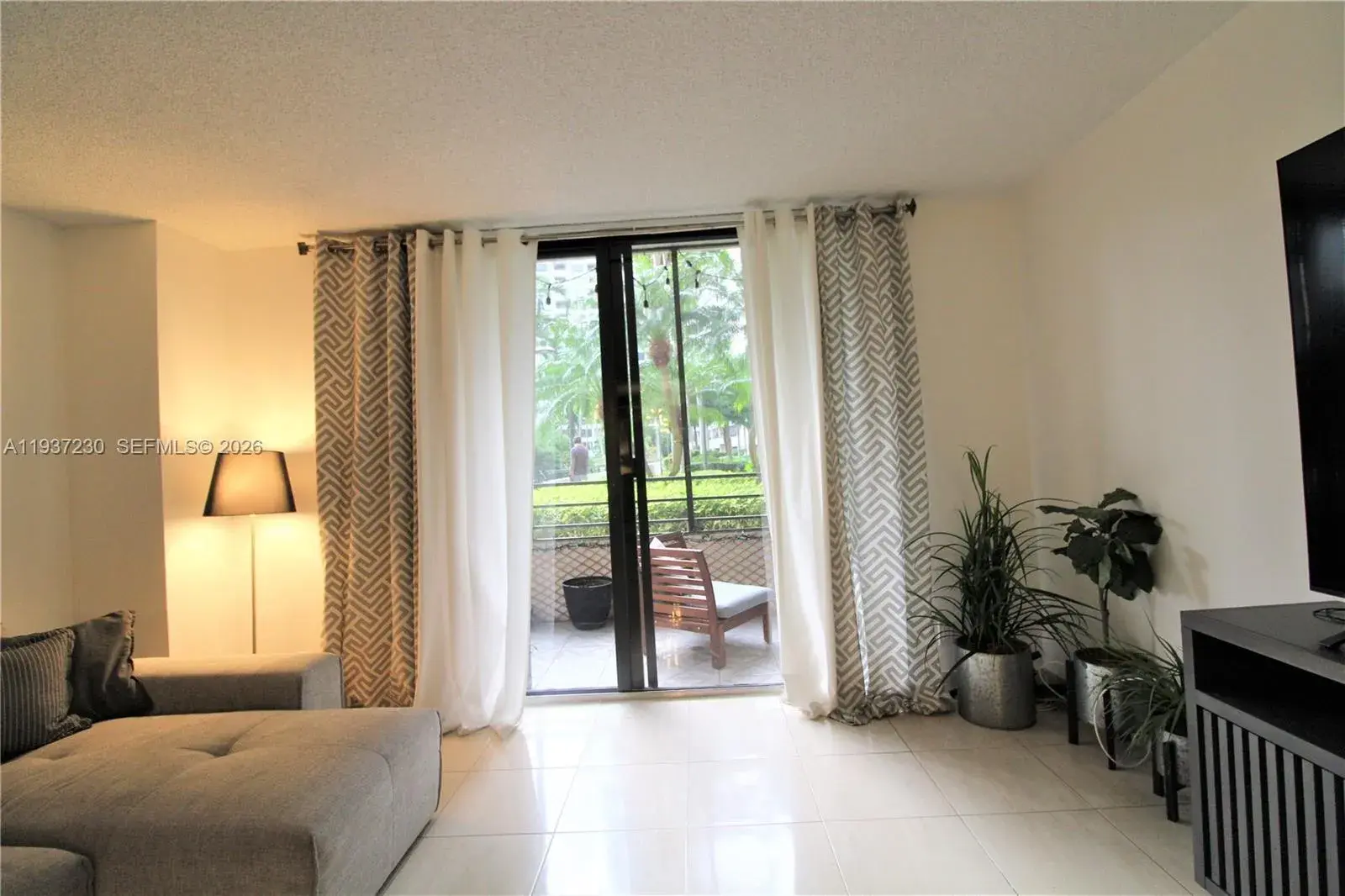 2500 Parkview Dr # 315, Hallandale Beach FL 33009