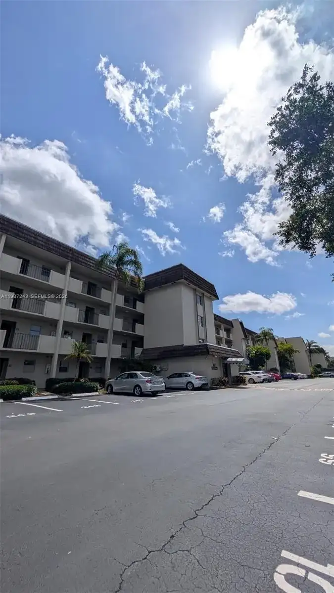 6080 NW 44th St # 305, Lauderhill FL 33319 photo 2