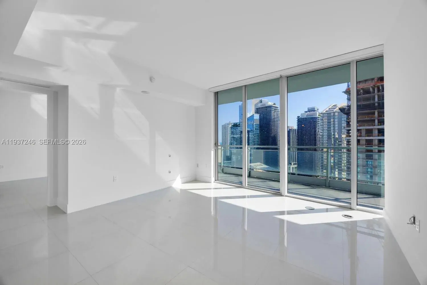 92 SW 3rd St # 3904, Miami FL 33130
