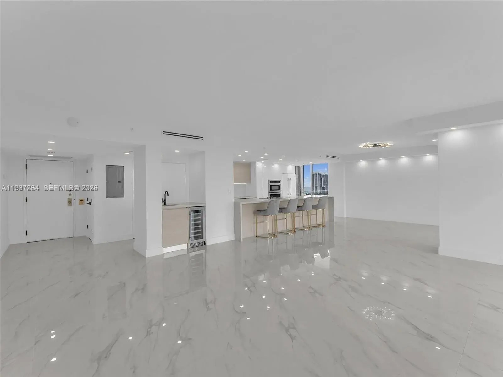 19707 Turnberry way # 25D, Aventura FL 33180