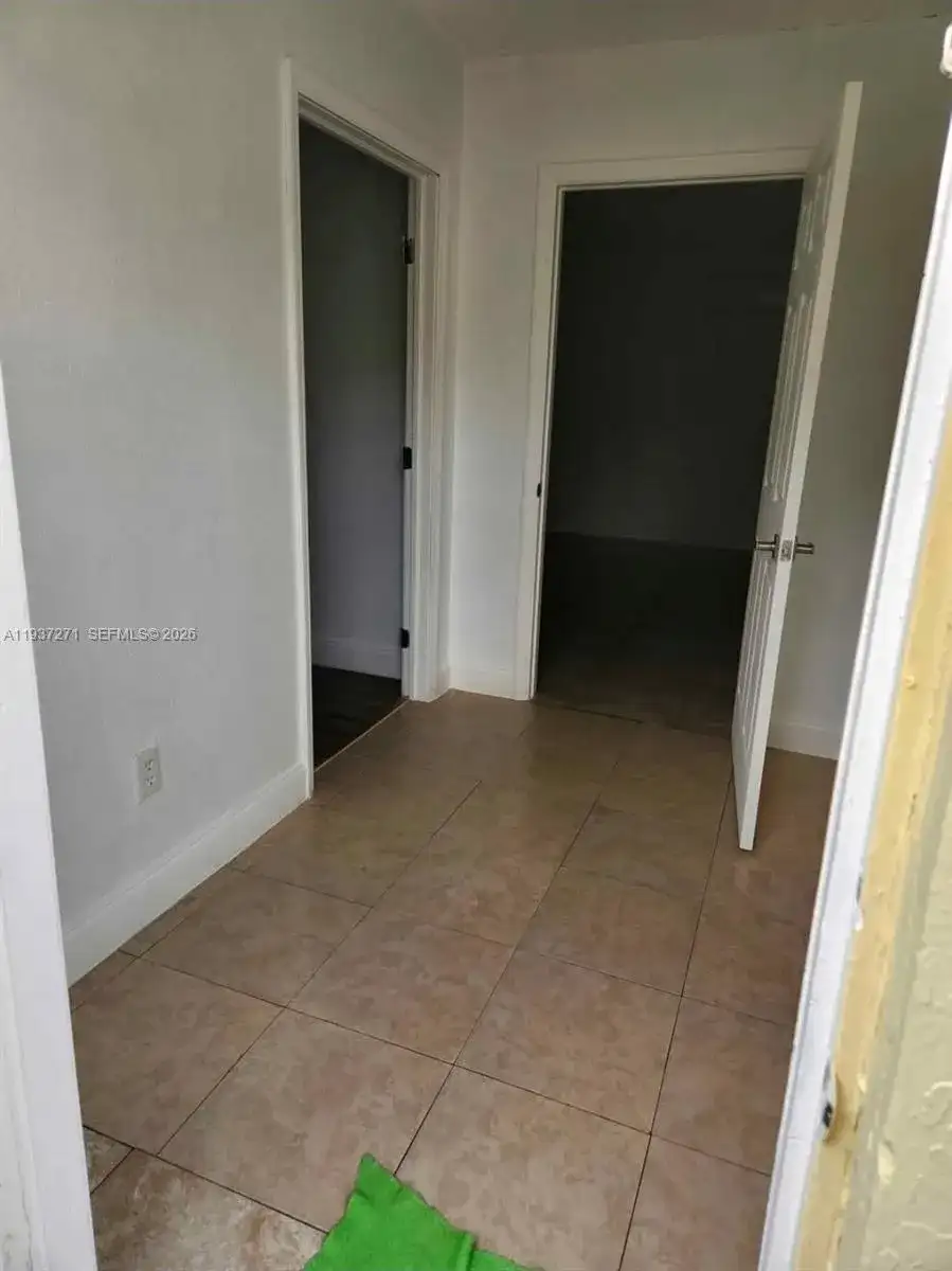 22020 SW 100th Pl, Cutler Bay FL 33190 photo 3