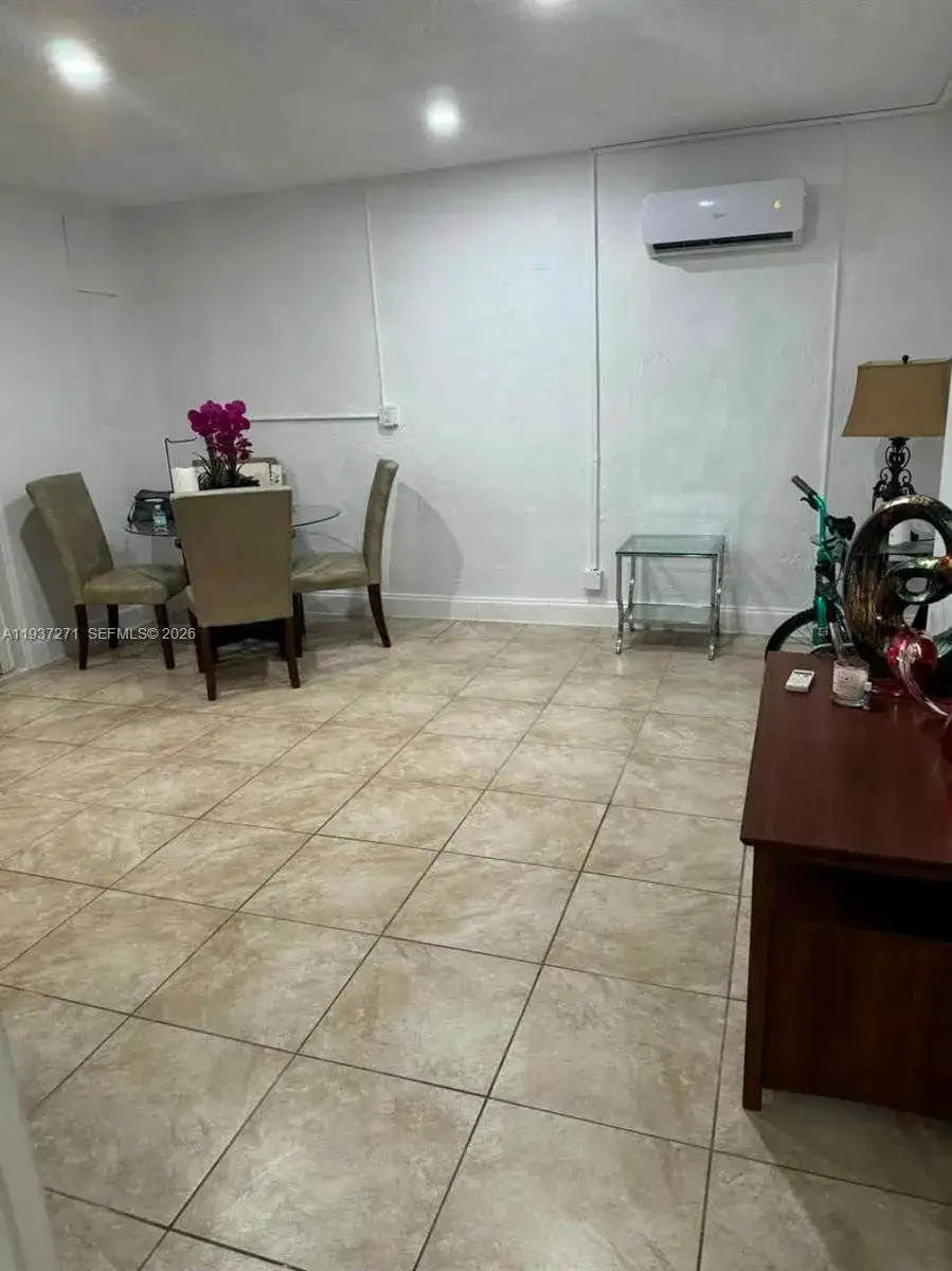22020 SW 100th Pl, Cutler Bay FL 33190 photo 5