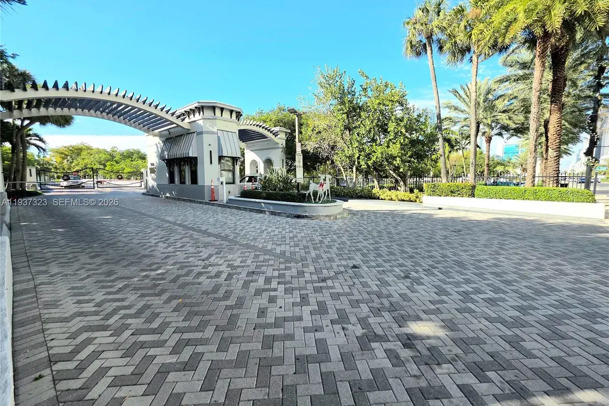 310 Poinciana Dr # 802, Sunny Isles Beach FL 33160