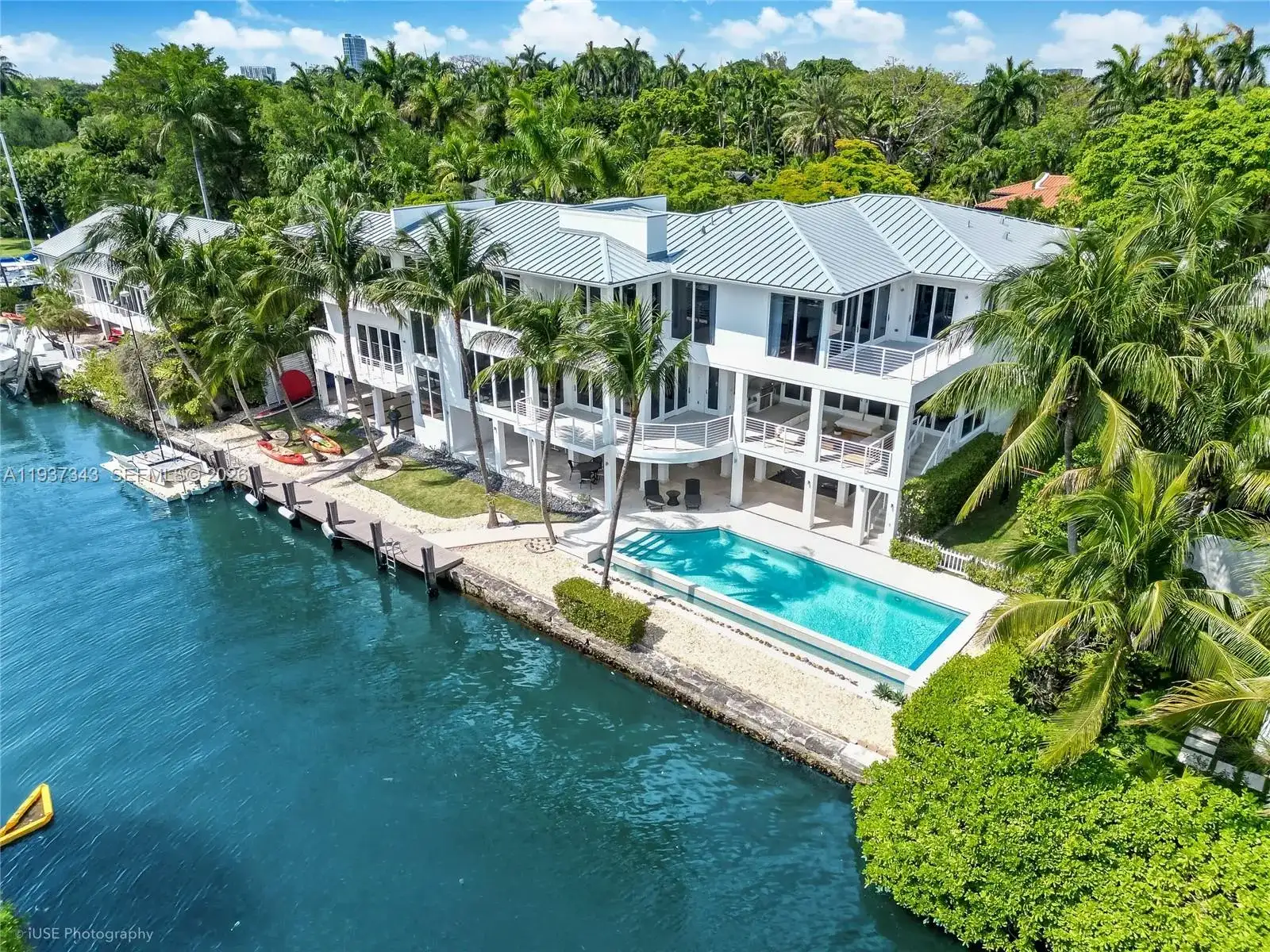 3835 Carole Ct, Coconut Grove FL 33133 photo 2
