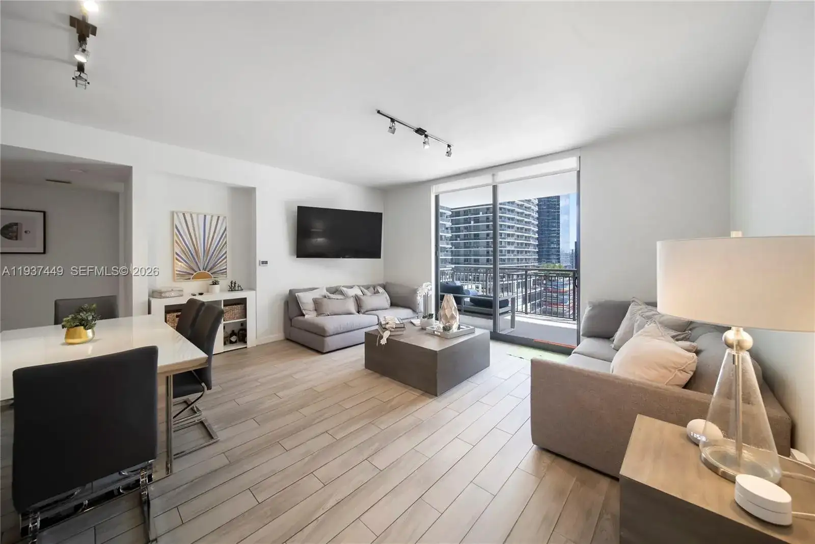 999 SW 1st Ave # 1617, Miami FL 33130 photo 2