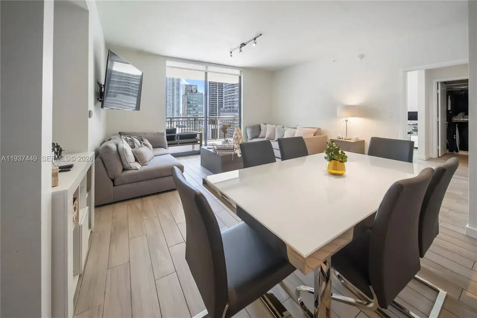 999 SW 1st Ave # 1617, Miami FL 33130 photo 3