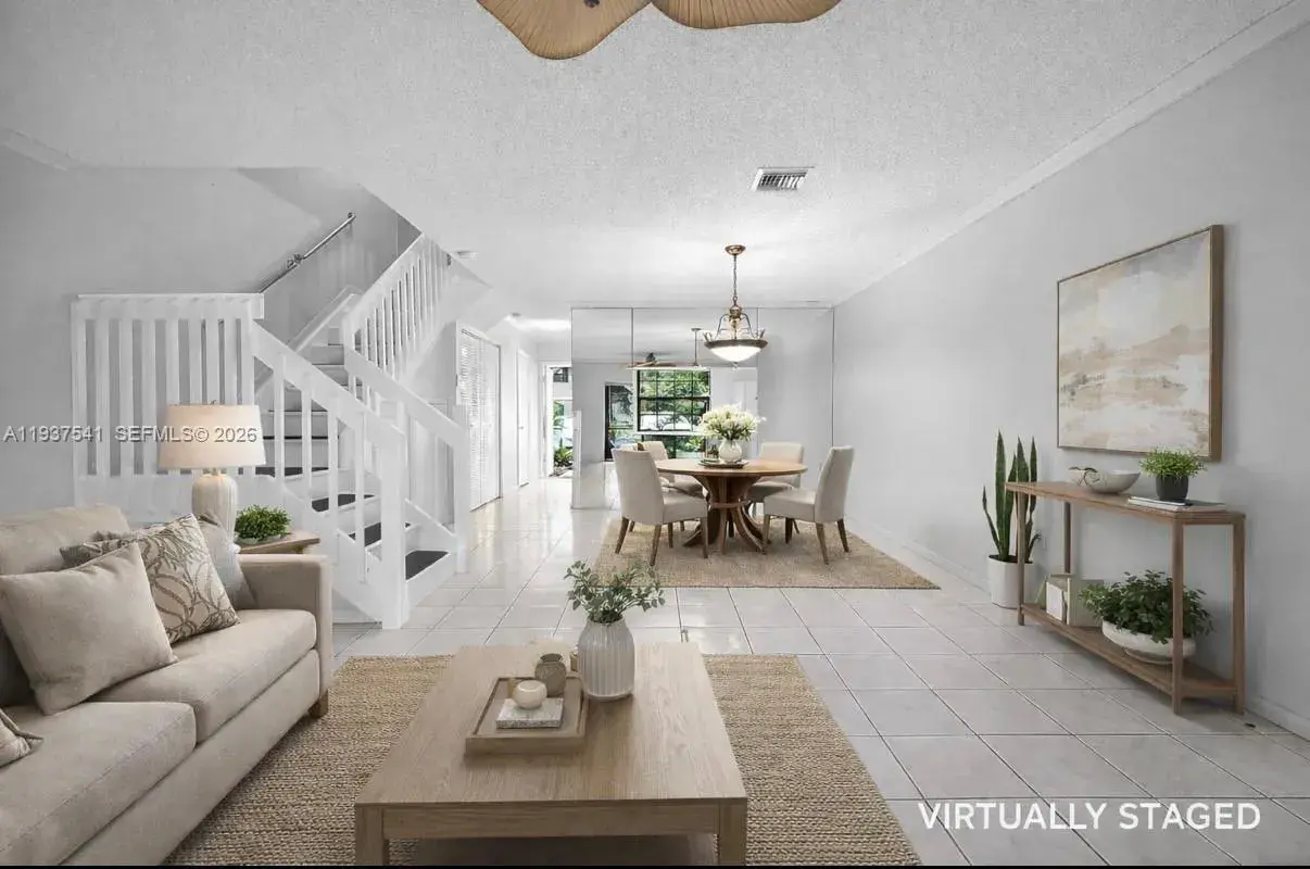 502 Westree Ln, Plantation FL 33324