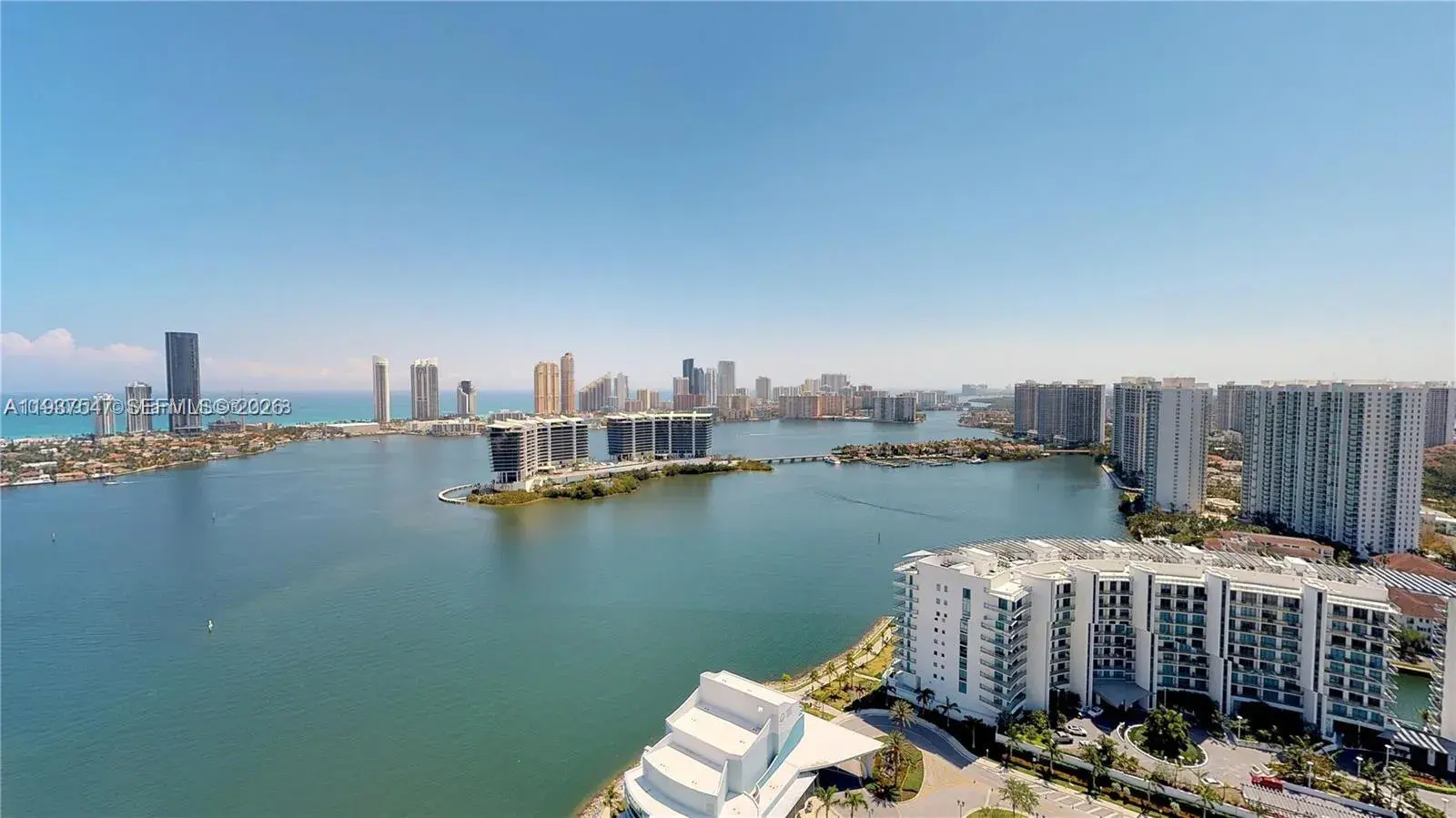 3330 NE 190th St, Aventura FL 33180