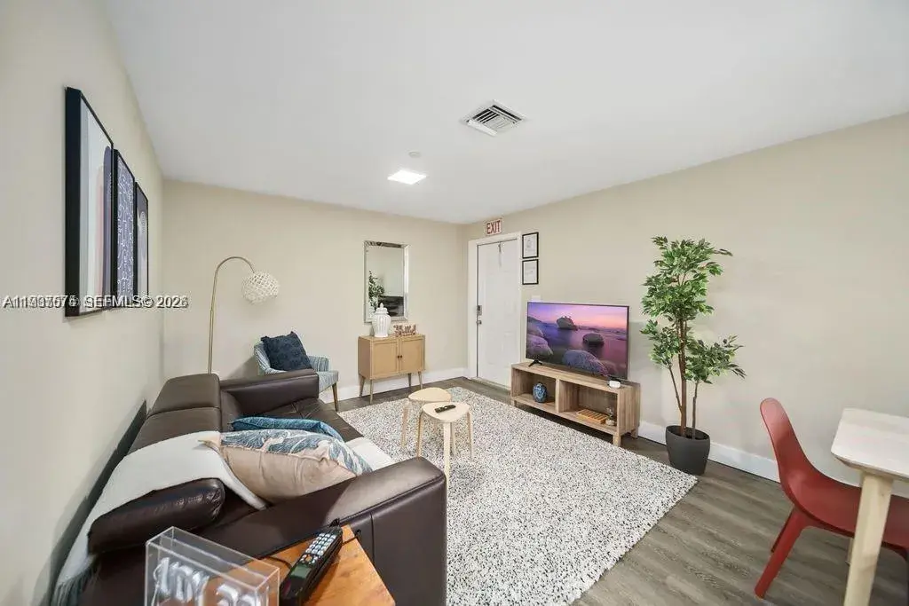 2324 Garfield St # 4, Hollywood FL 33020