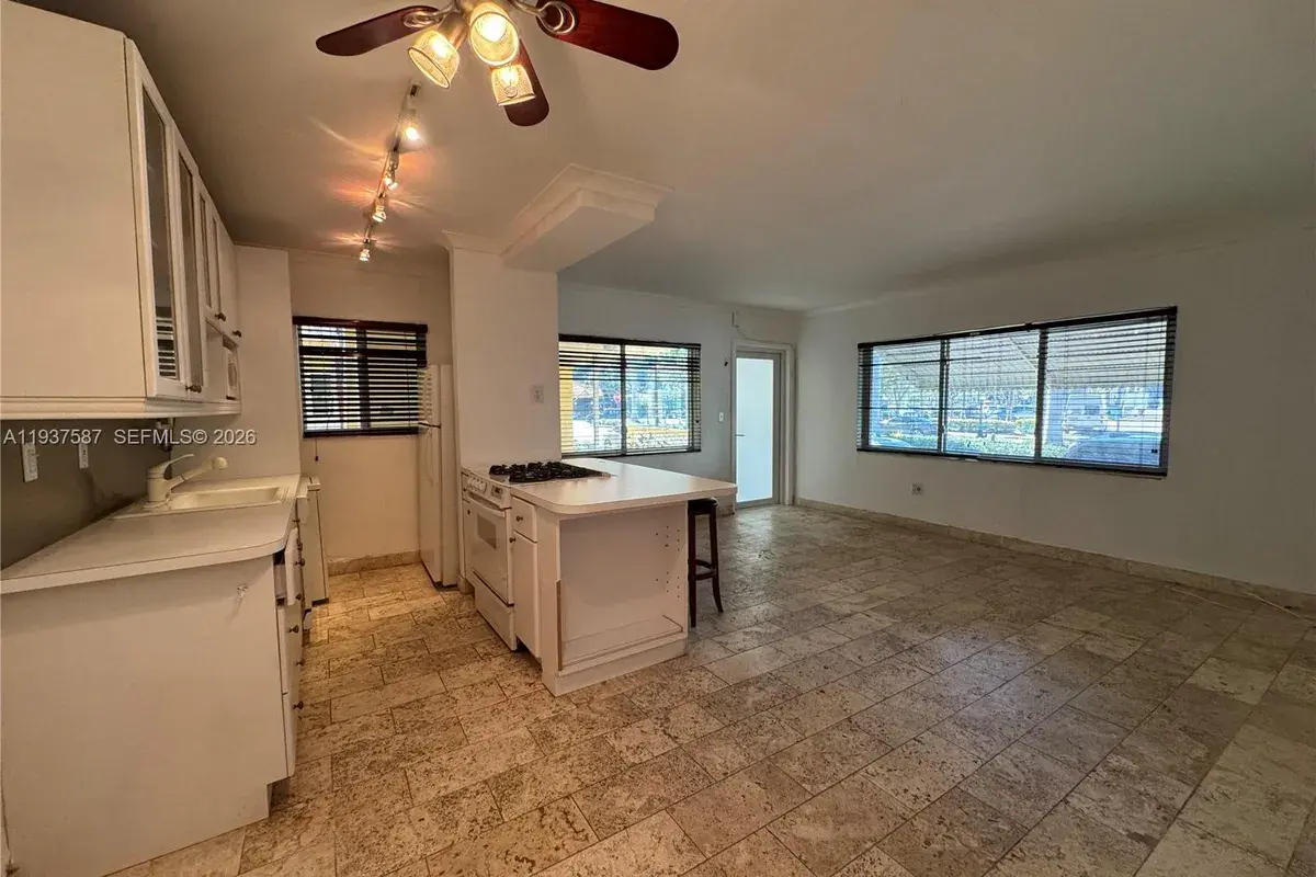 75 Washington Ave # 12, Miami Beach FL 33139