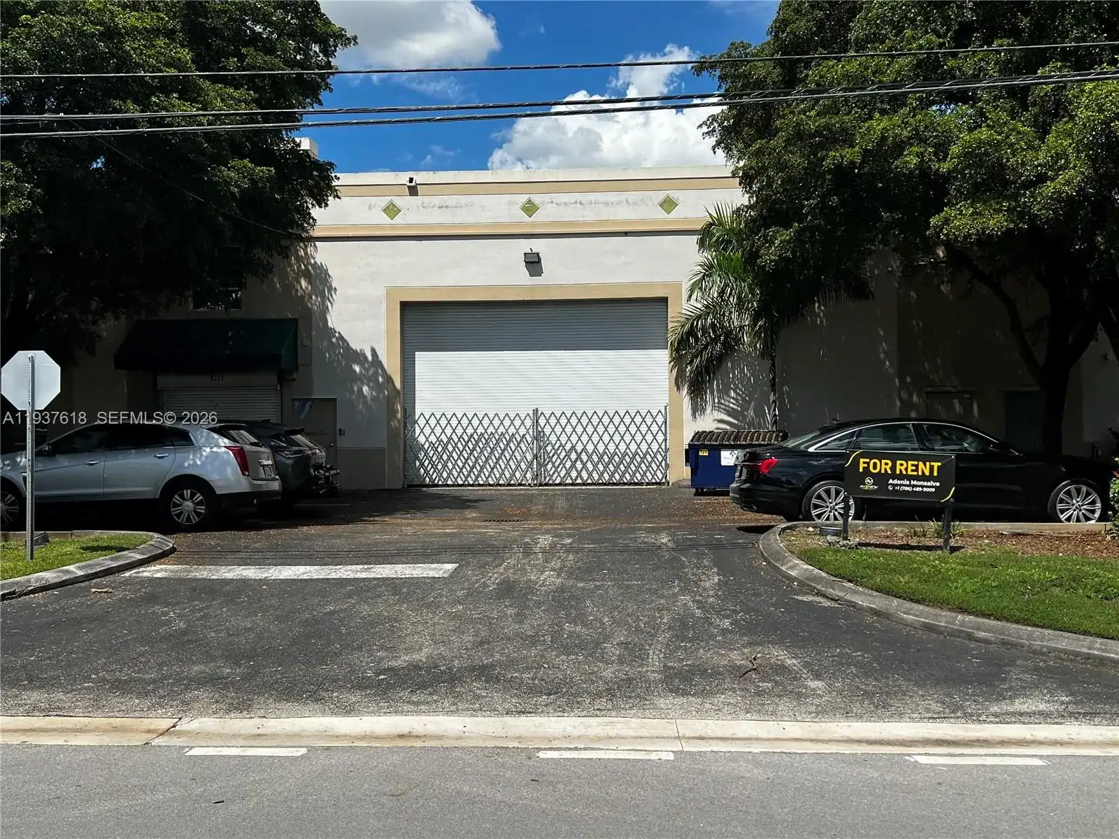 8221 NW 30th Ter, Doral FL 33198