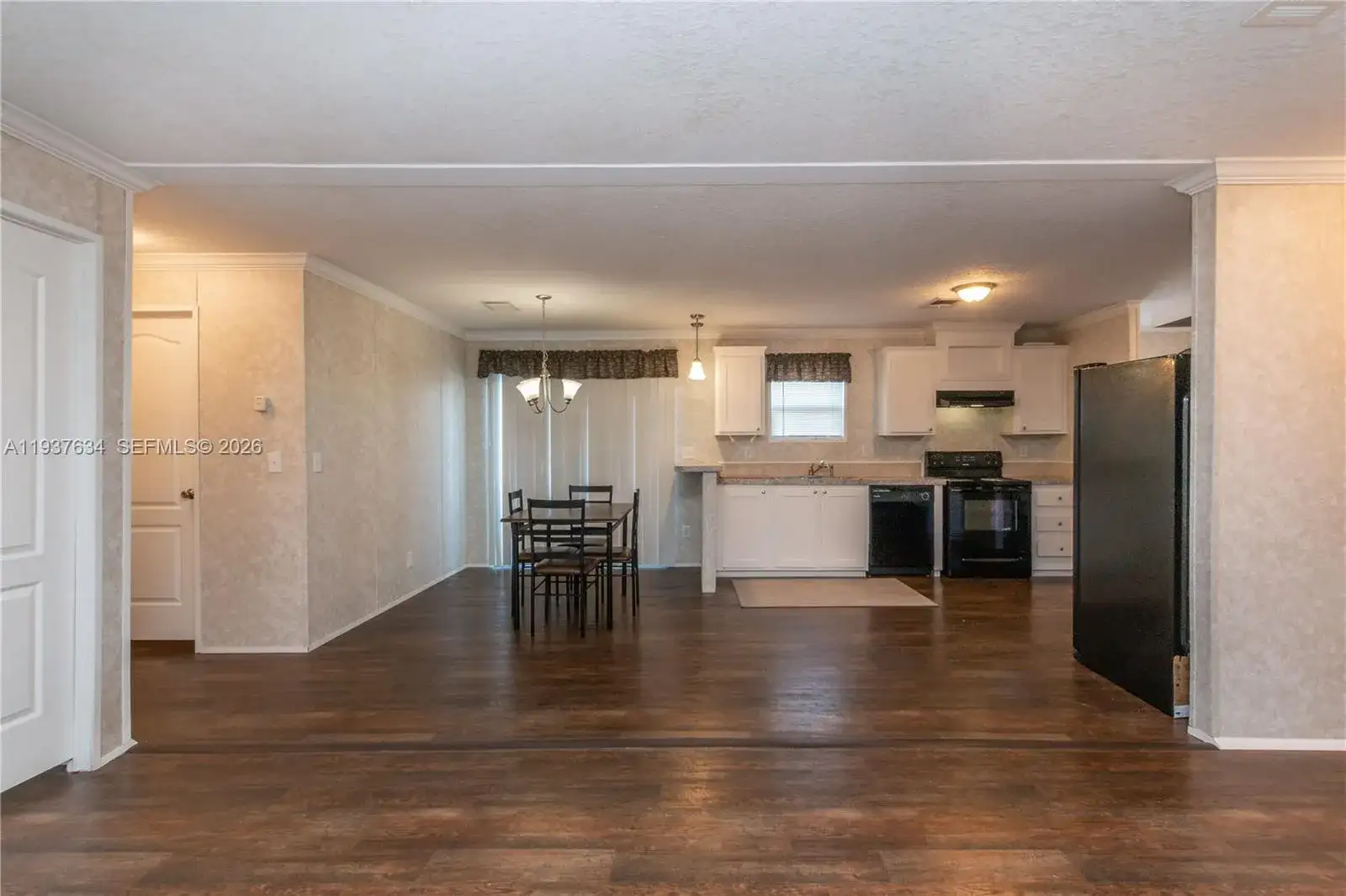 21661 NW 8th Ct, Pembroke Pines FL 33029 photo 2