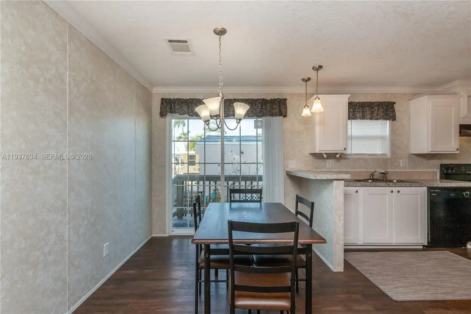 21661 NW 8th Ct, Pembroke Pines FL 33029 photo 4
