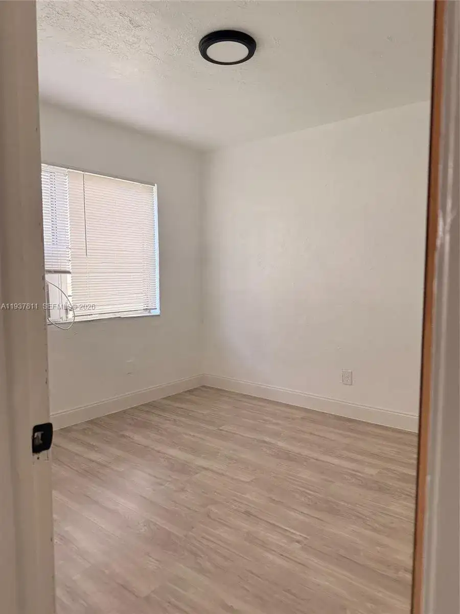 16675 NE 20th Ave # 5, North Miami Beach FL 33162 photo 5