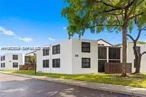 212 Lake Pointe Dr # 210, Oakland Park FL 33309 photo 3