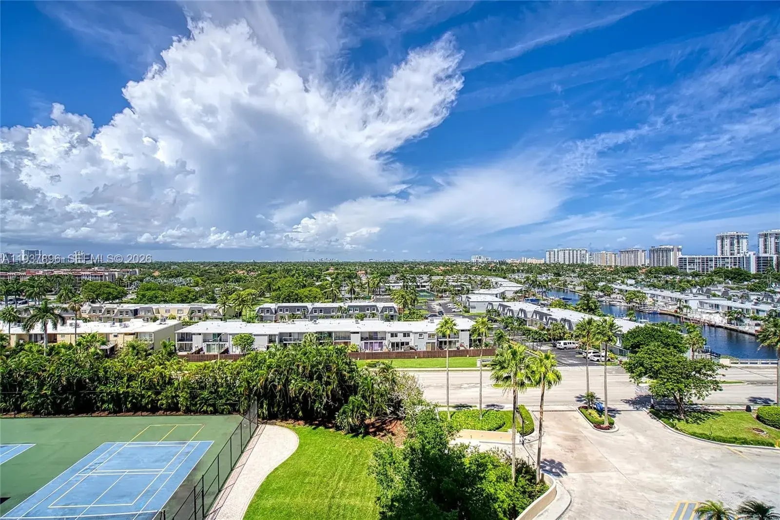 2500 Parkview Dr # 911, Hallandale Beach FL 33009