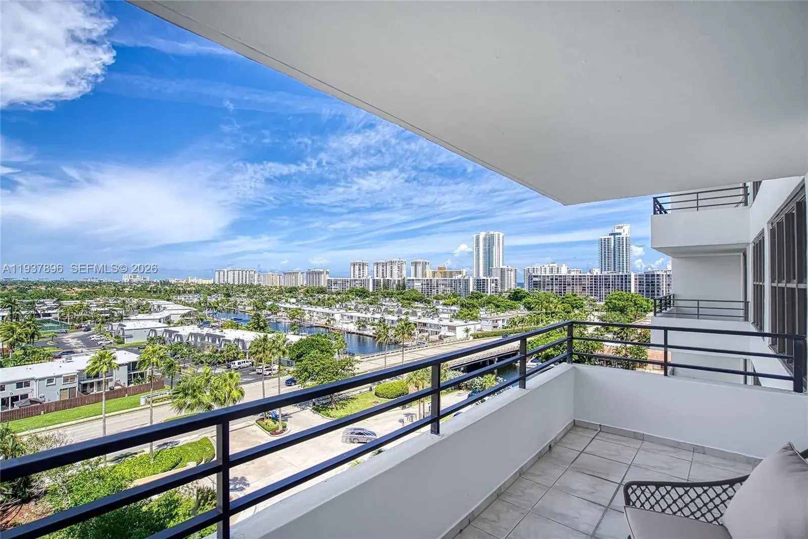 2500 Parkview Dr # 911, Hallandale Beach FL 33009