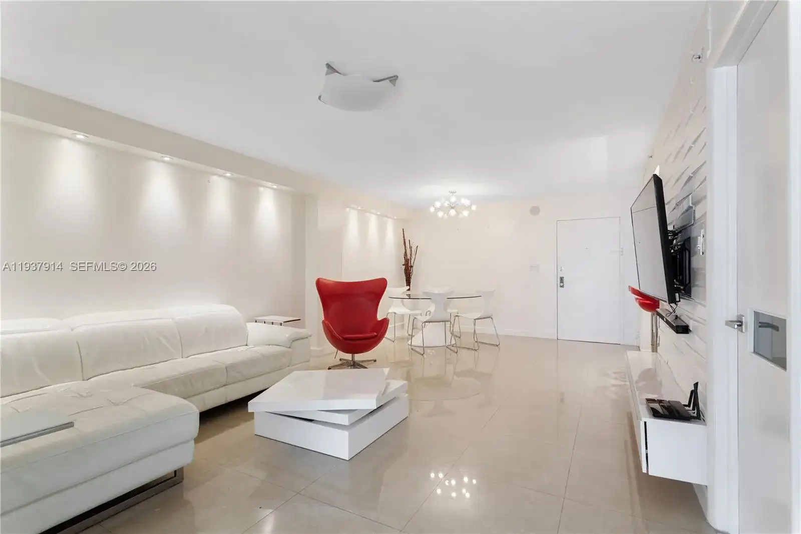 2401 Collins Ave # 1110, Miami Beach FL 33140 photo 2