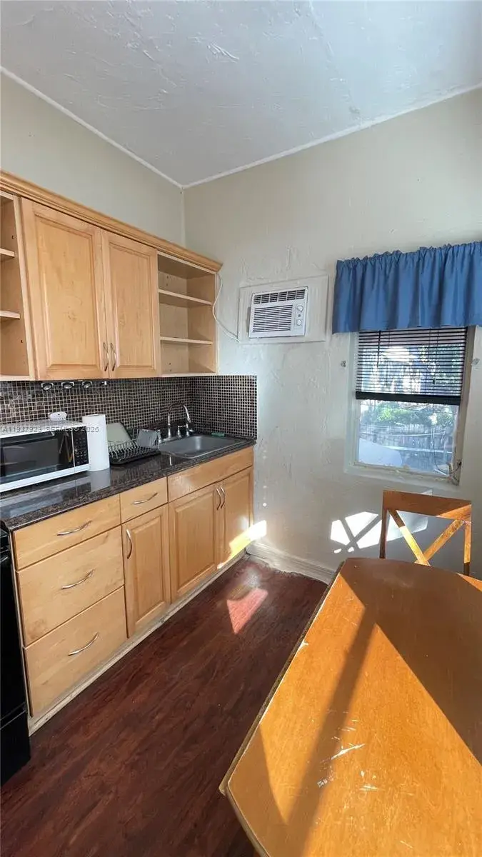 1857 Buchanan St # 8, Hollywood FL 33020