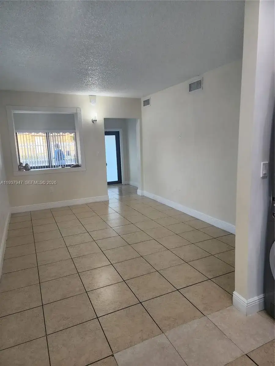 310-312 SW 36th Ave, Miami FL 33135 photo 3