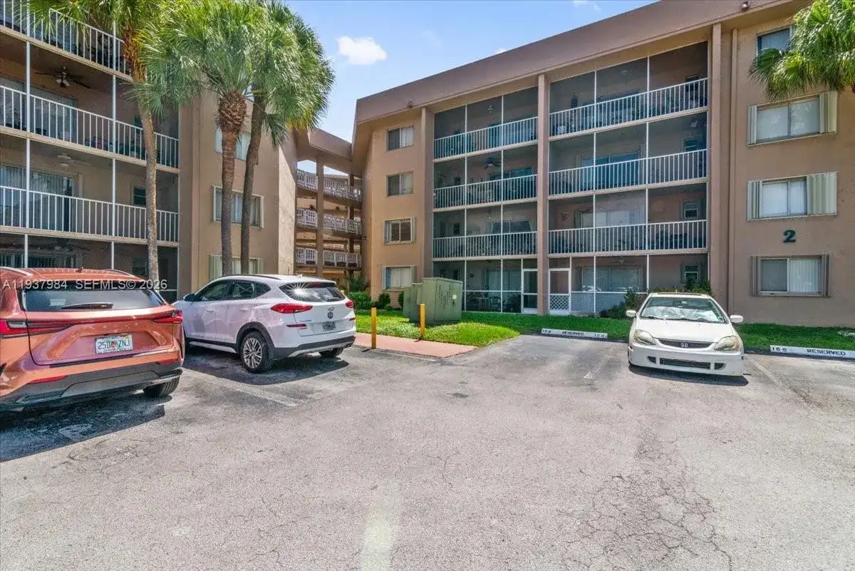 17000 NW 67th Ave # 347, Hialeah FL 33015 photo 2