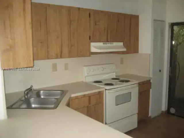 13224 SW 10 TE, Miami FL 33184 photo 5