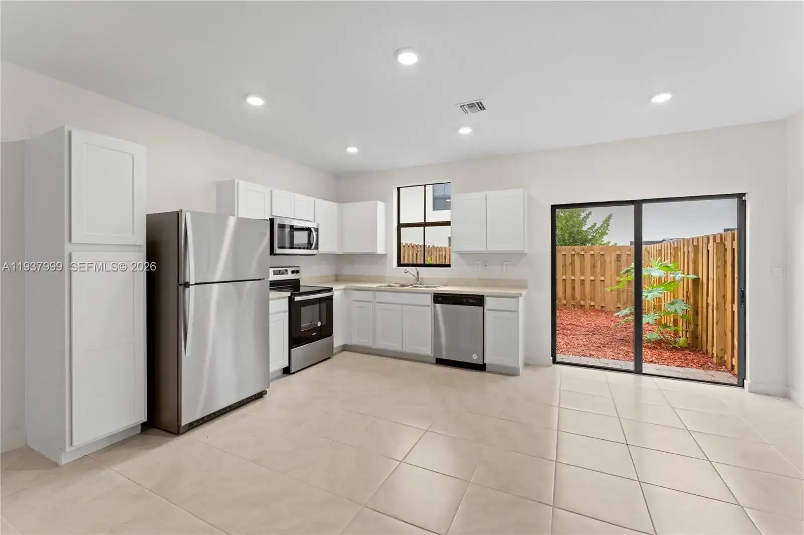 433 NE 12th St # 433, Florida City FL 33034 photo 3