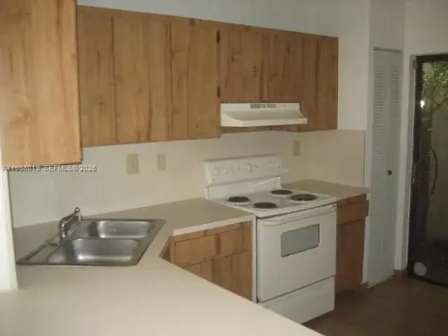 13224 SW 10 TE, Miami FL 33184 photo 4