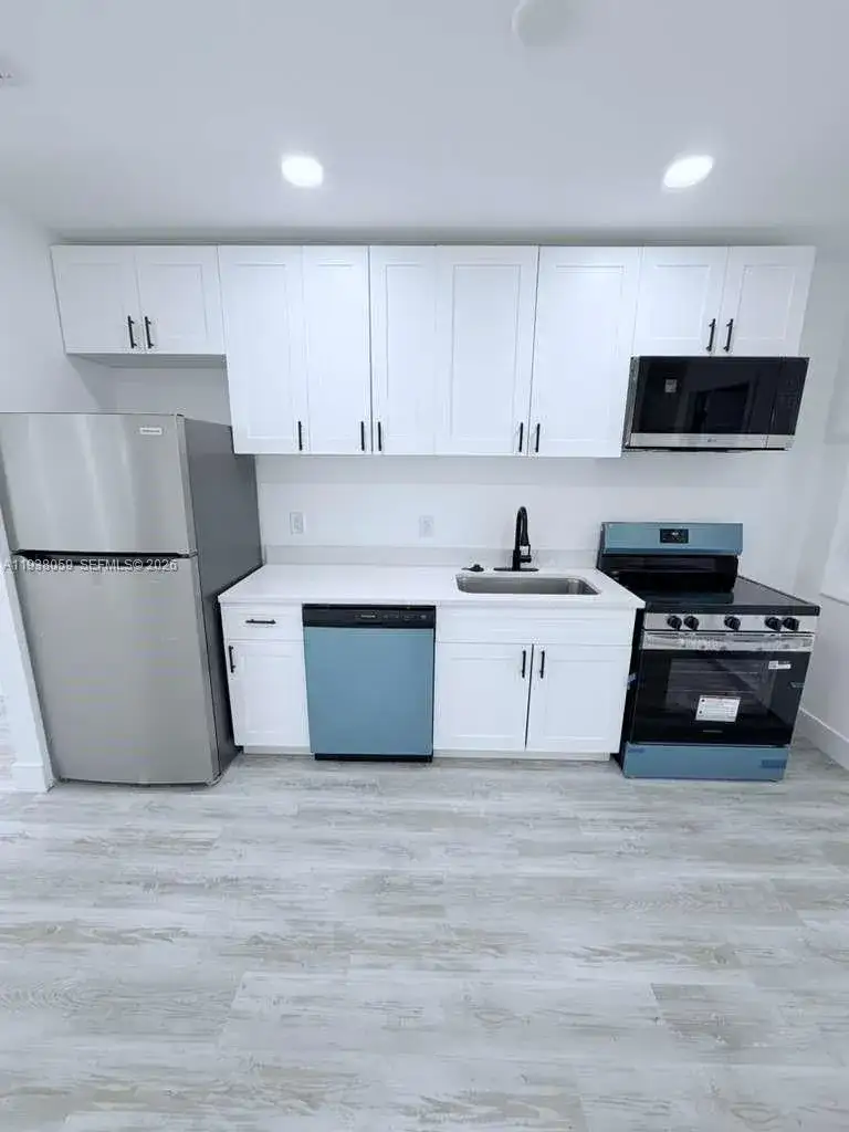 134 SW 14th Ave # A, Boynton Beach FL 33435 photo 2