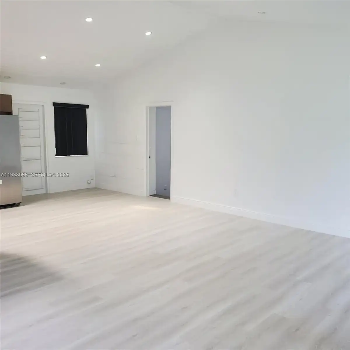 326 NE 118th St # 1, Miami FL 33161 photo 2