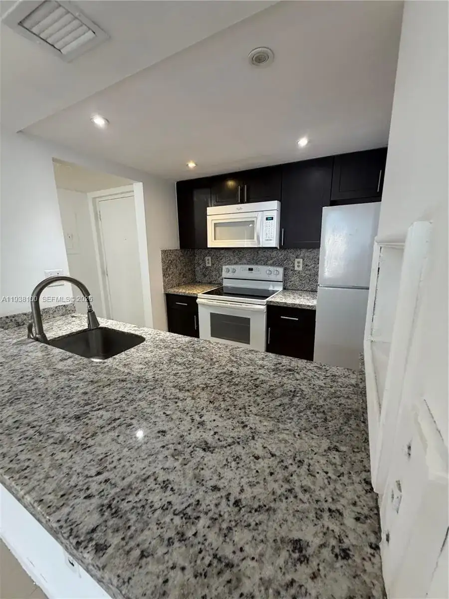 7075 NW 186th St # C409, Hialeah FL 33015 photo 5