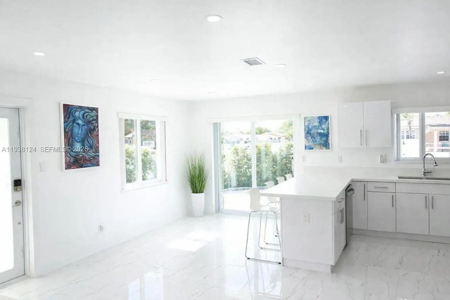 798 W 31st St, Hialeah FL 33012 photo 2