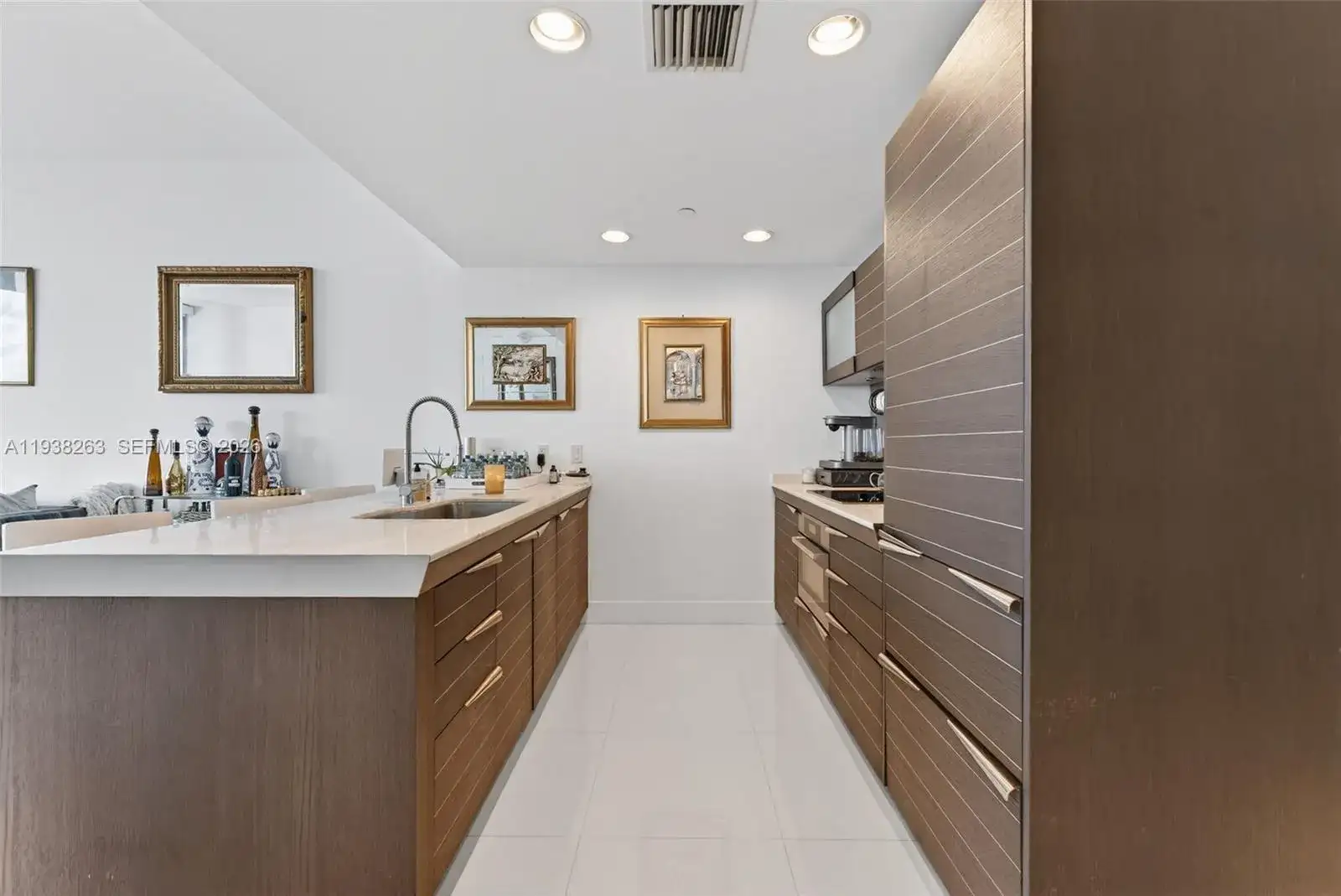 200 Biscayne Boulevard Way # 4414, Miami FL 33131 photo 3