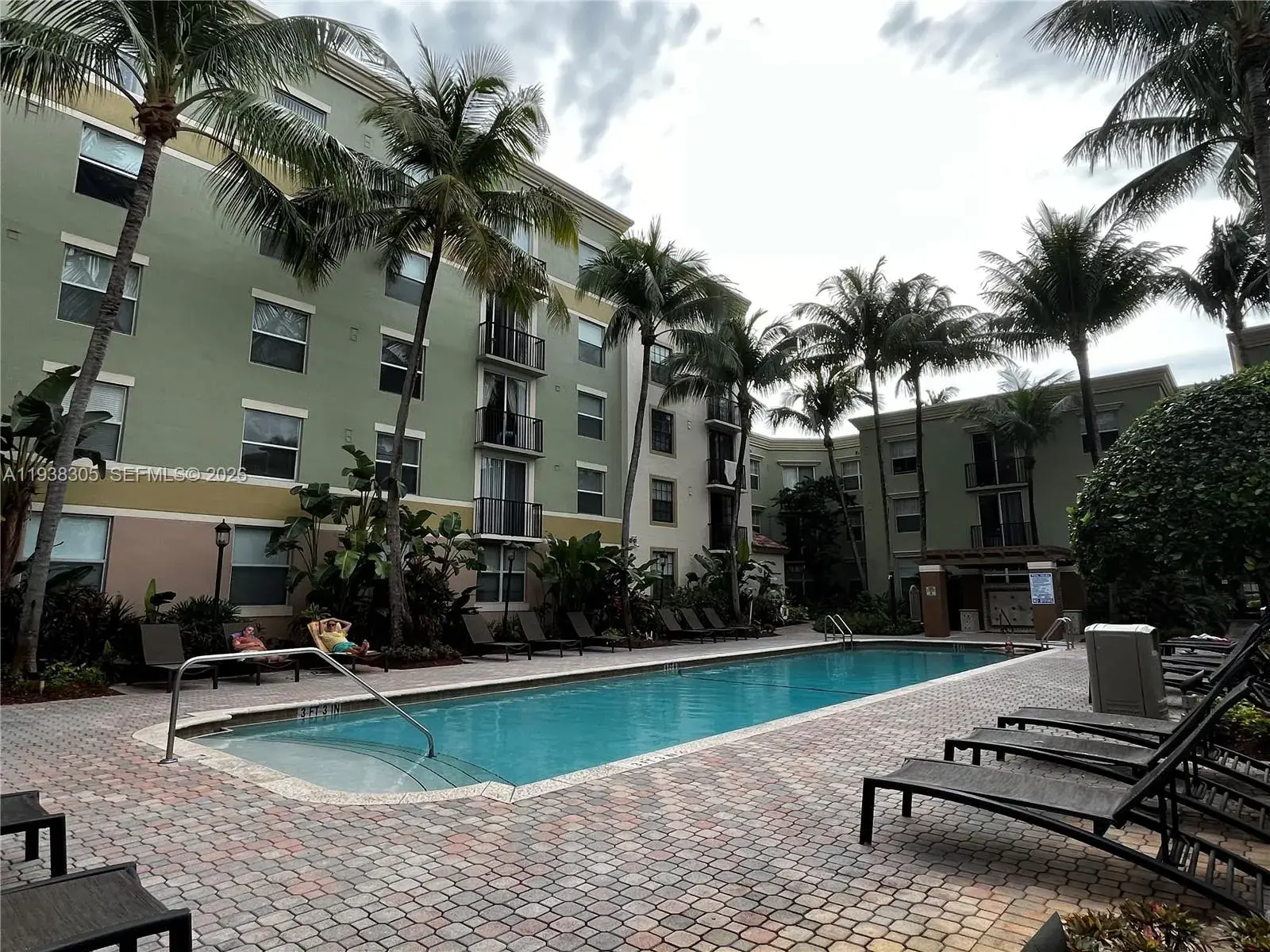1919 Van Buren St # 507A, Hollywood FL 33020