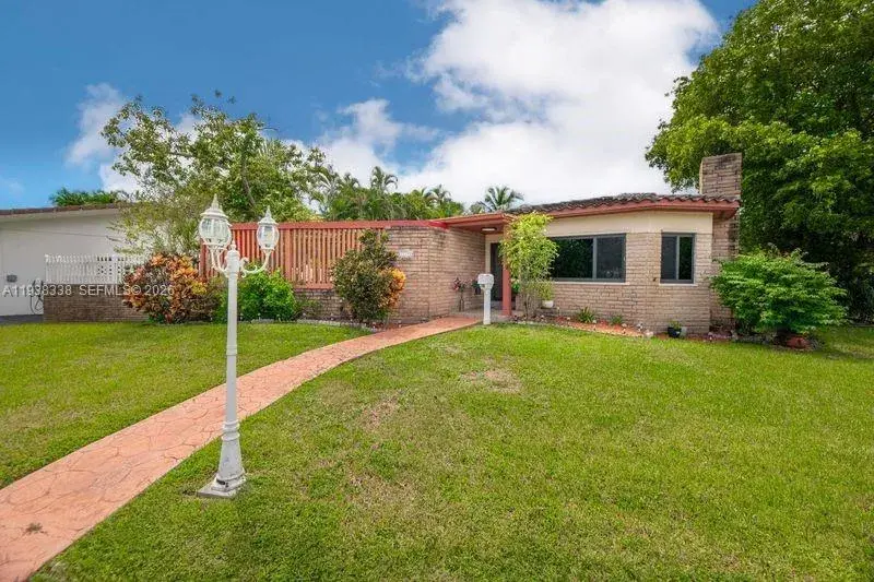 11490 W Biscayne Canal Rd, Miami FL 33161 photo 2
