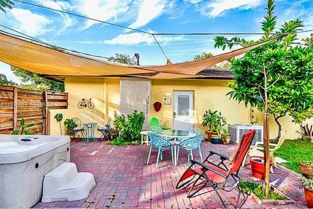 5580 SW 32nd Terrace APT 1, Hollywood FL 33312