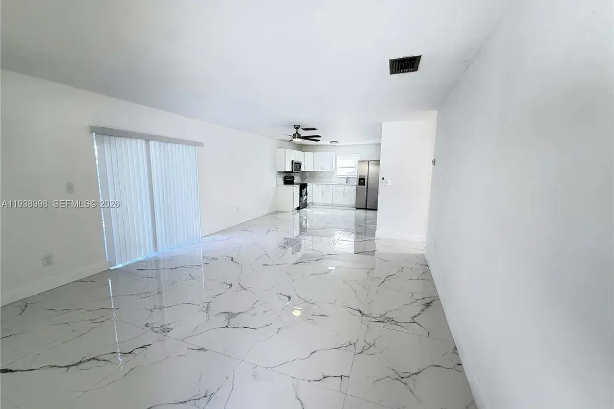 133 SE 2nd Ave # 2, Hallandale Beach FL 33009