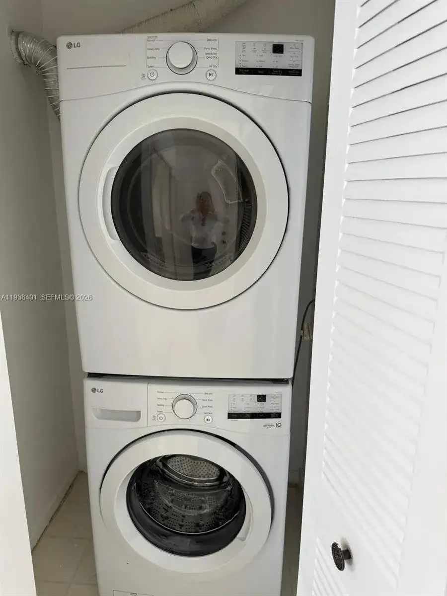 9711 Fontainebleau Blvd # D212, Miami FL 33172 photo 2