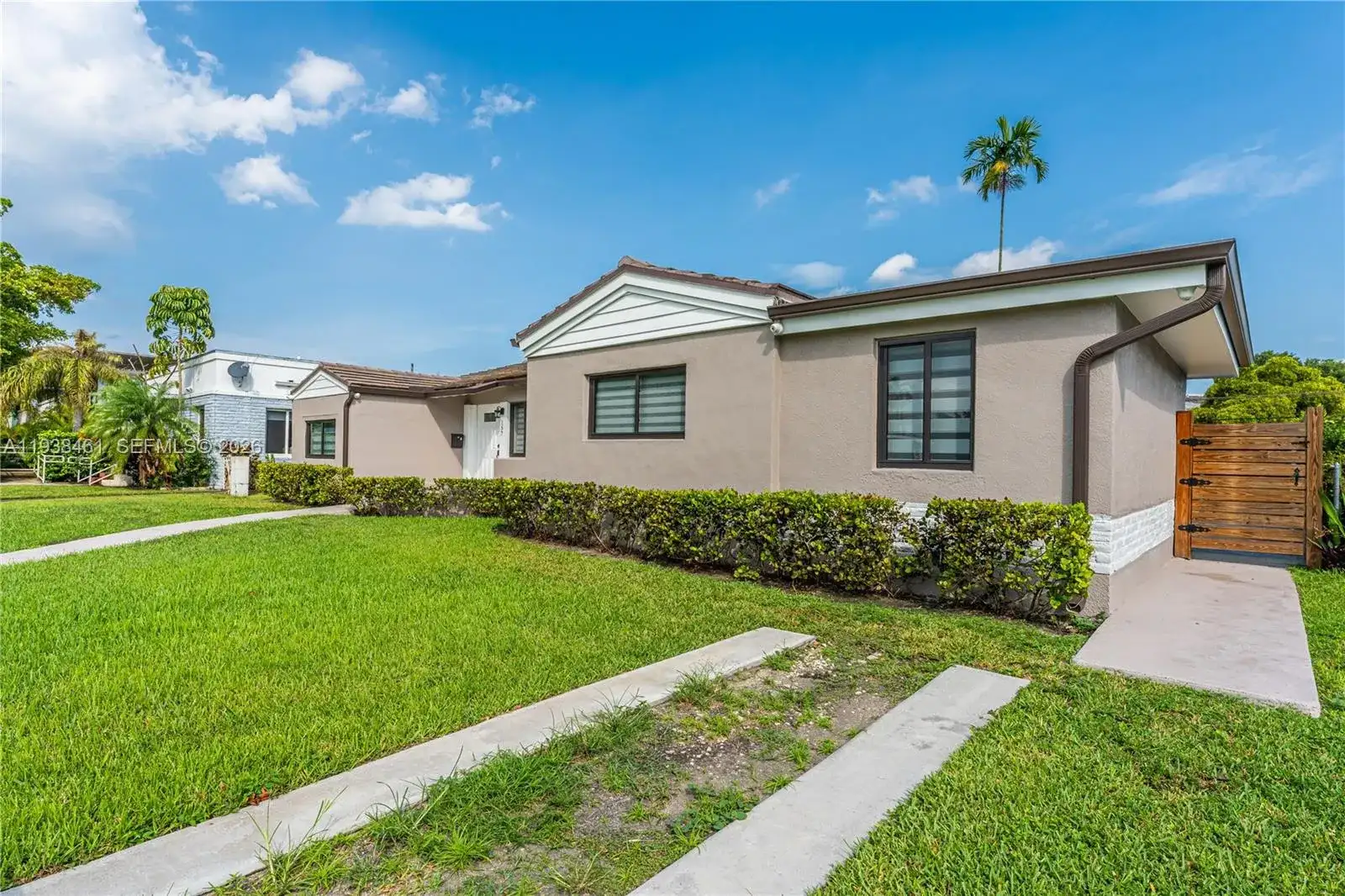 157 Curtiss Pkwy, Miami Springs FL 33166 photo 3