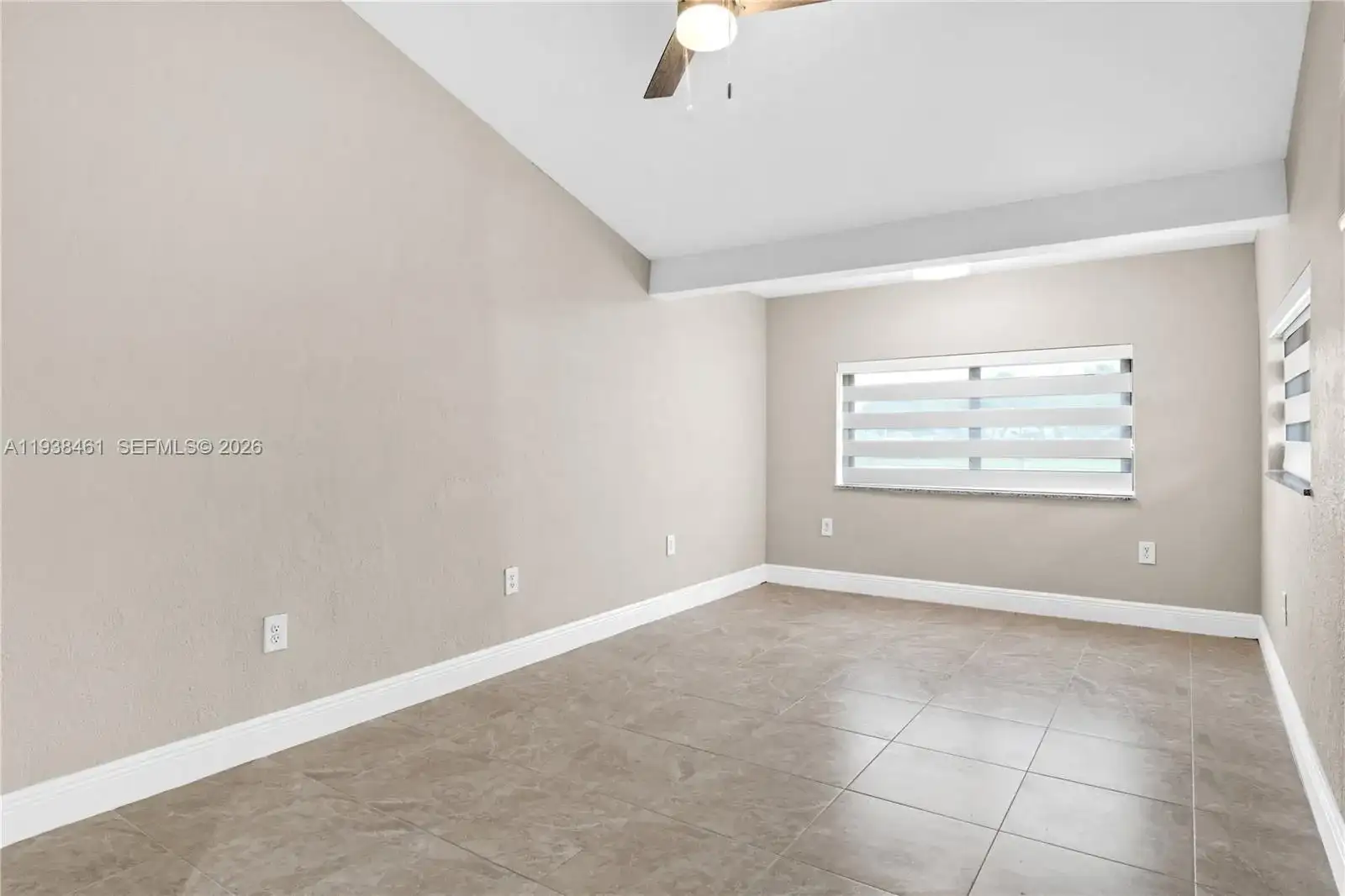 157 Curtiss Pkwy, Miami Springs FL 33166 photo 4