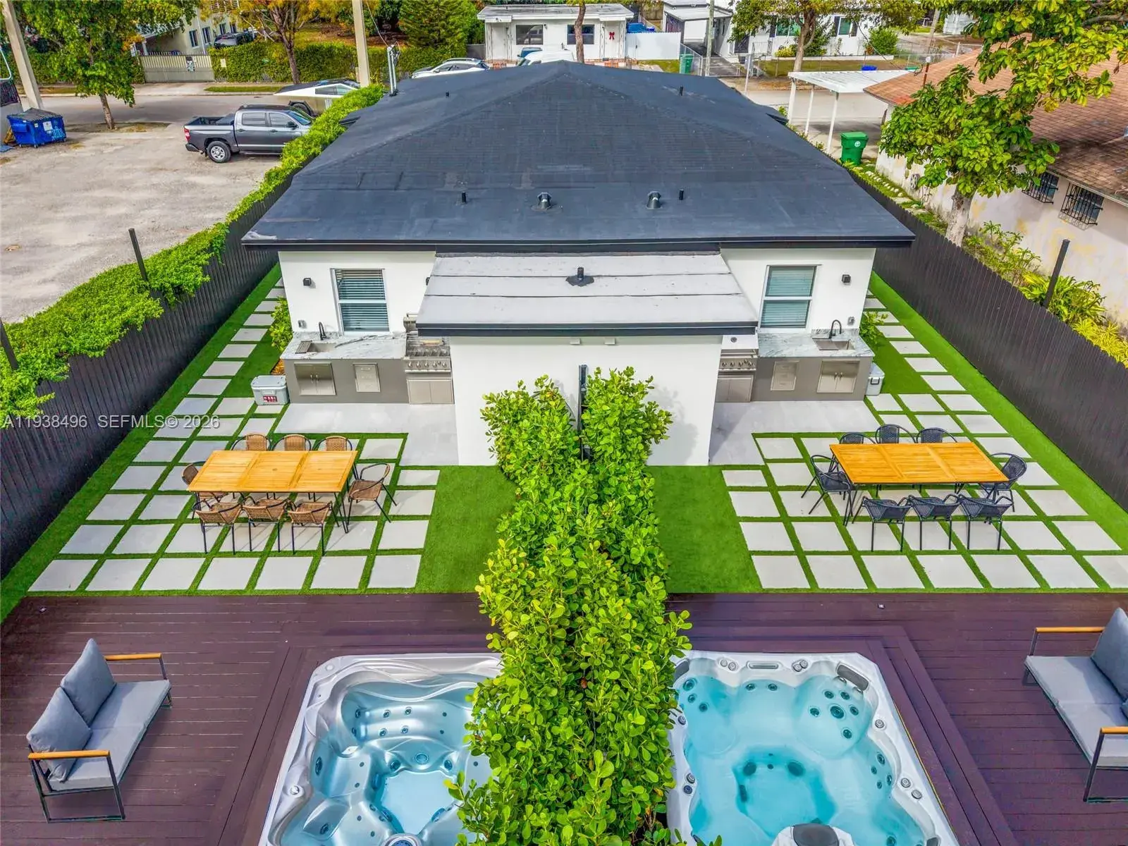 166 NW 41st St, Miami FL 33127