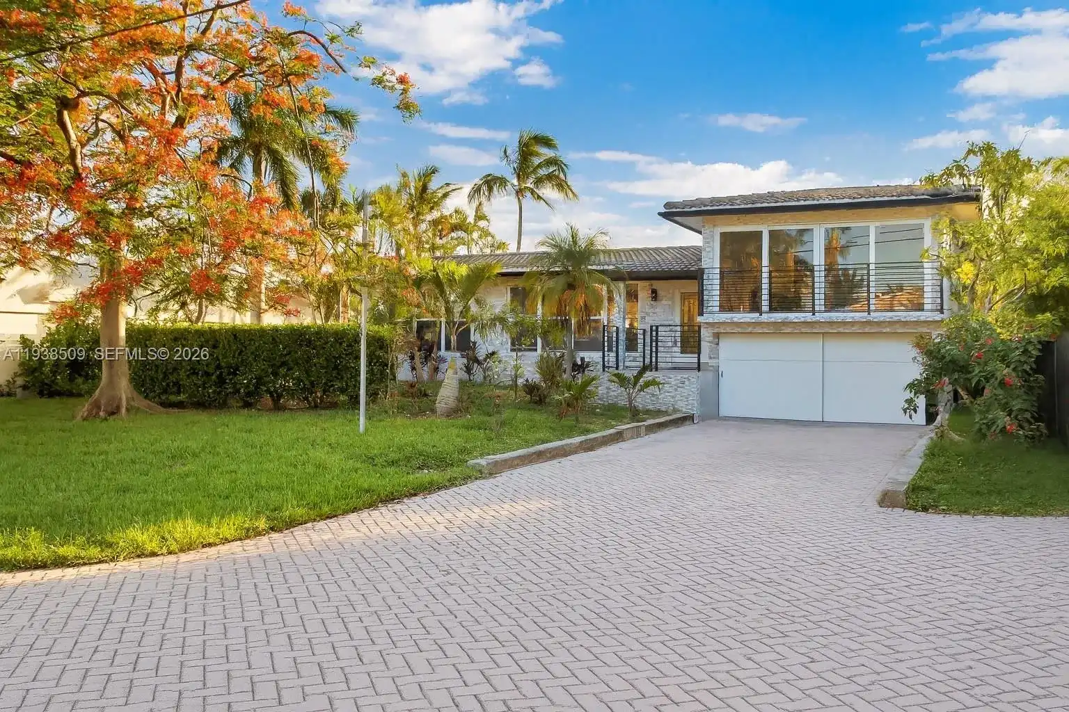 2141 NE 18th Ave, Wilton Manors FL 33305