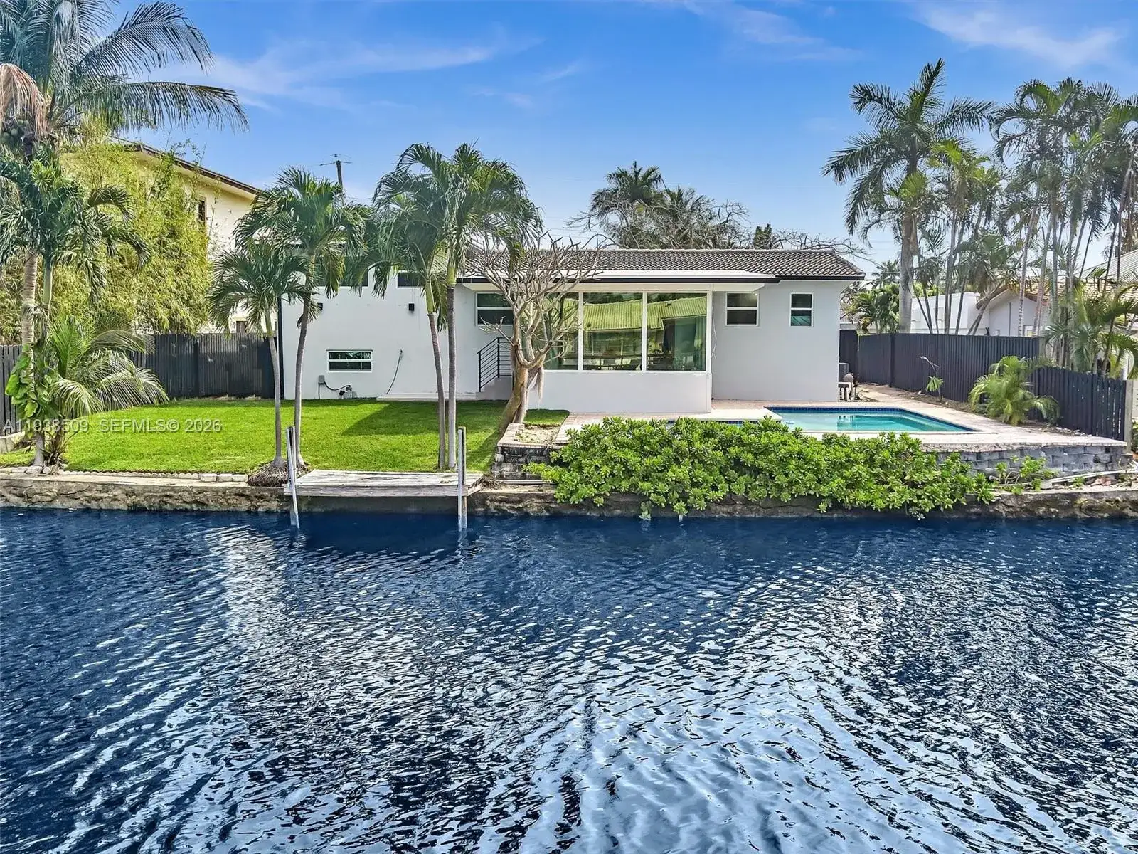 2141 NE 18th Ave, Wilton Manors FL 33305 photo 4